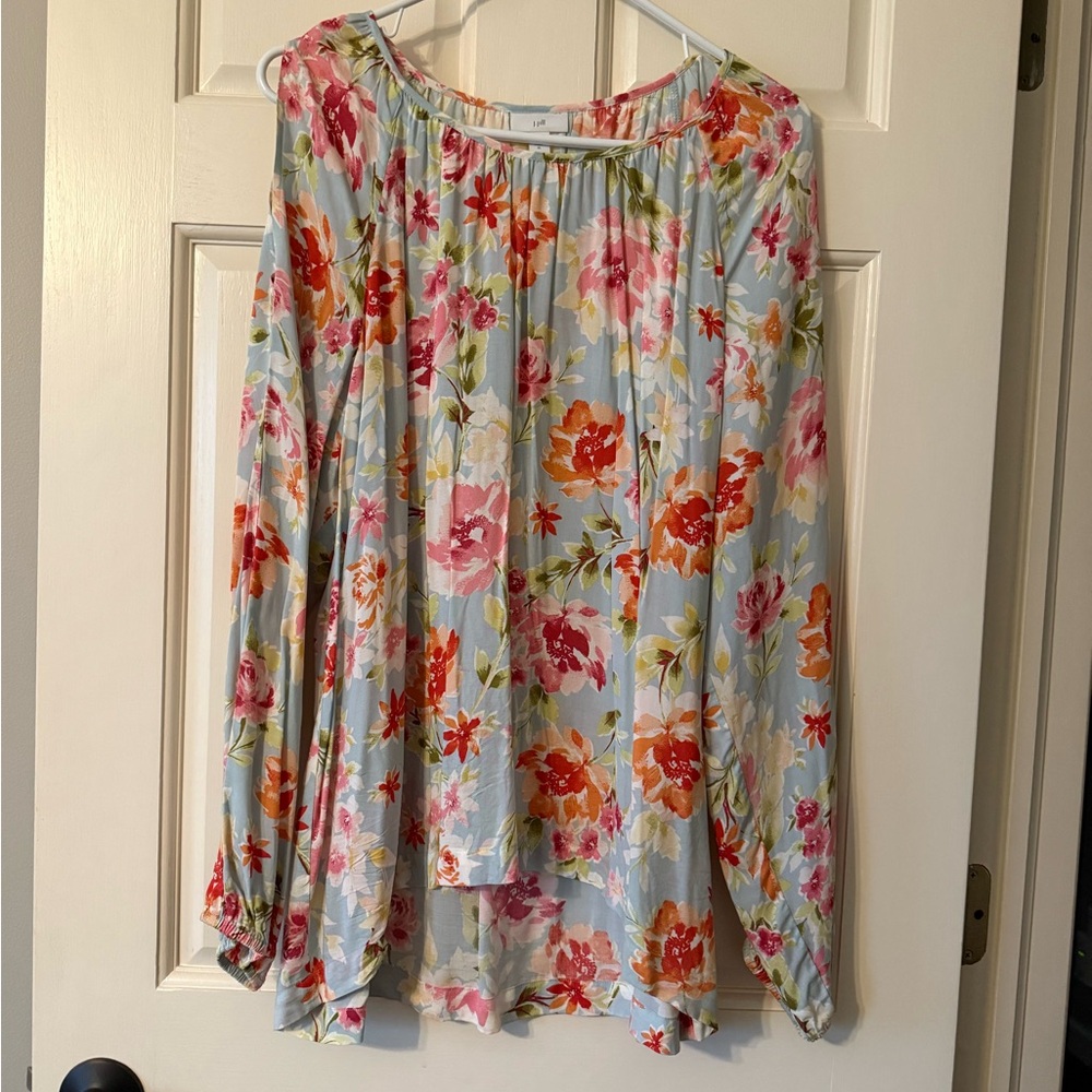 J. Jill Floral “Cold Shoulder” Blouse in blue, pinks, reds and green. Like new.